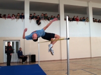 Marek limak pokonuje poprzeczk na wysokoci 181 cm 