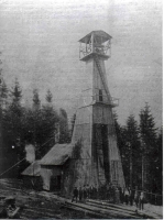 Kopalnia ropy naftowej ,,Premier Skrzyski w Mcinie Wielkiej w 1926 r.- kliknij